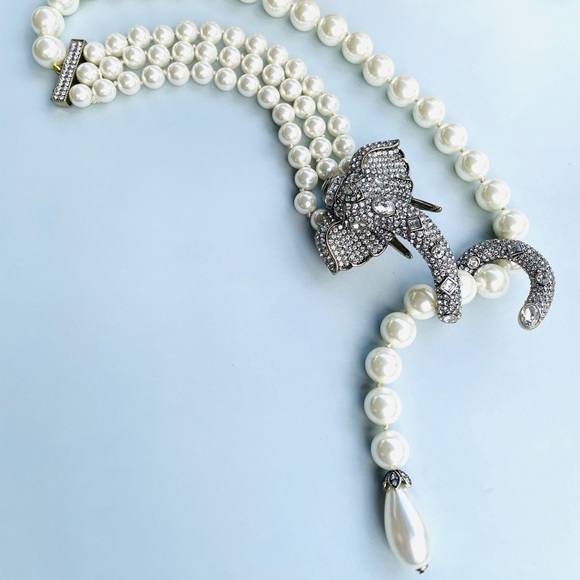 Heidi Daus Wrap-ture elephant necklace